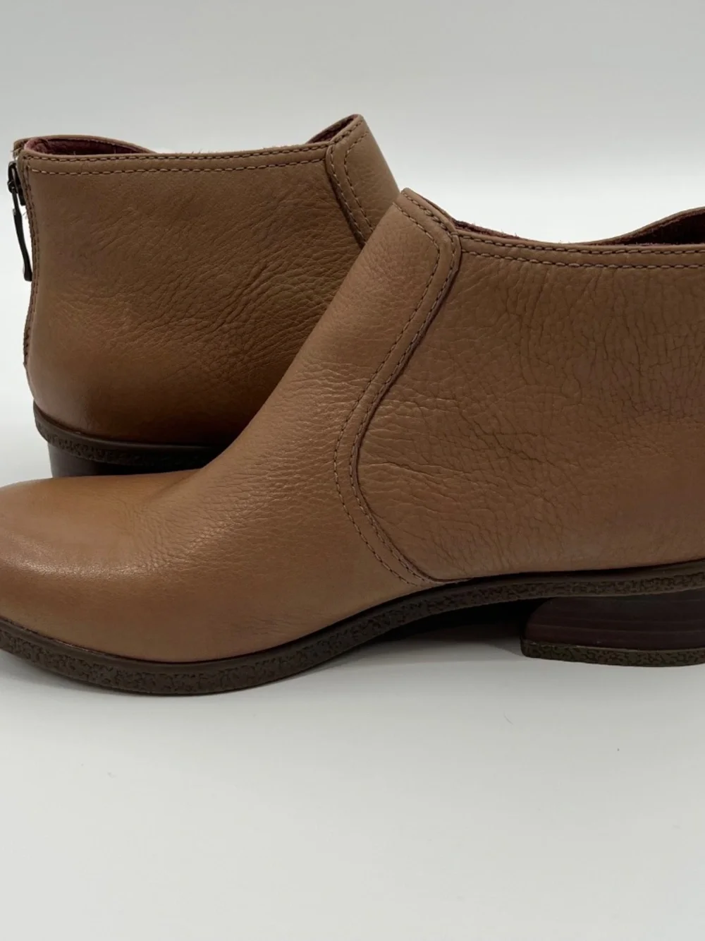 DANSKO Becki Brown Tan Leather Waterproof Booties Back Zip Sz EU 40 US 9.5-10